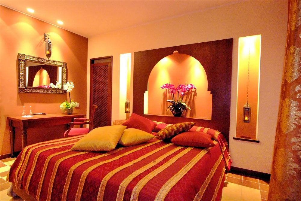 Hotel Corona Тірано Екстер'єр фото